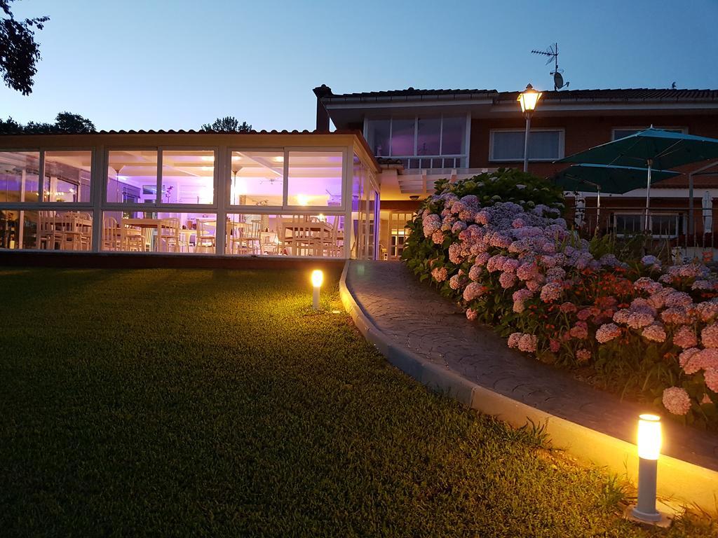 Hotel Camping Ribadesella Exterior photo